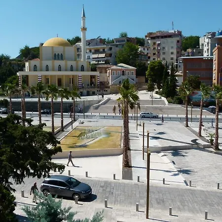 Hostel Durres Хостел *